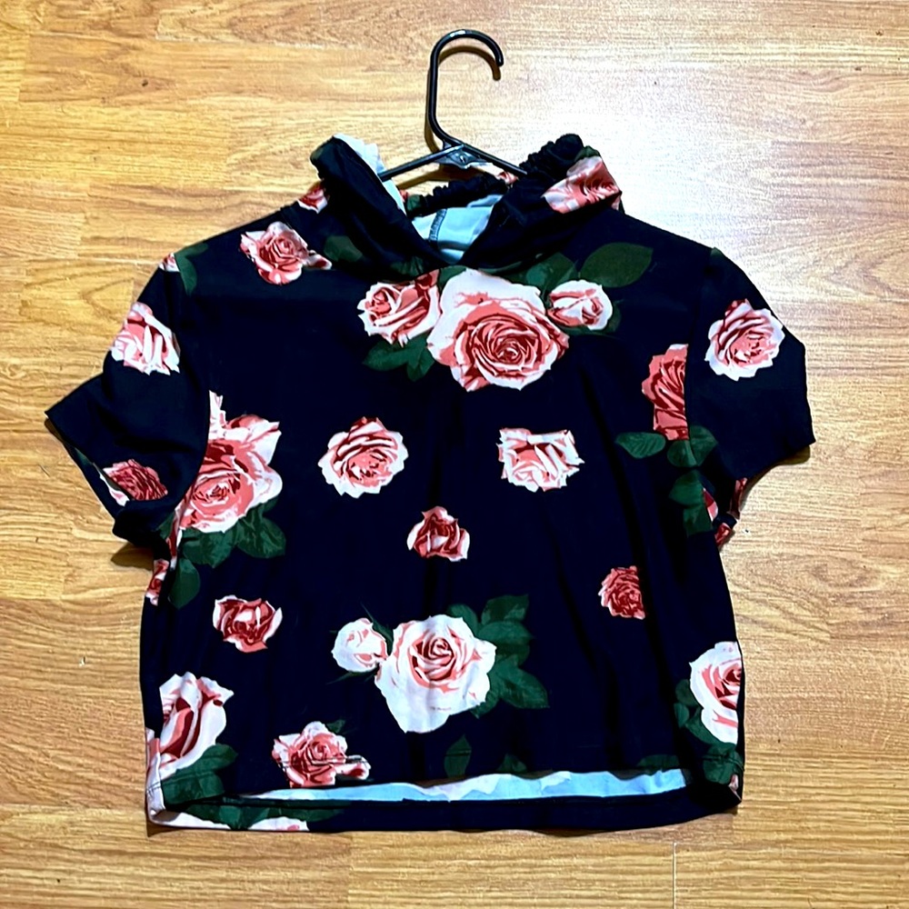 Crop top with hood